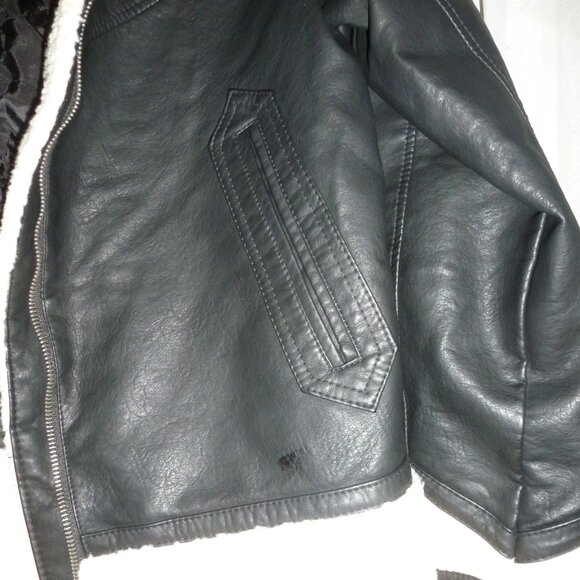 Stylish Full zip  Black Faux Leather Moto Jacket Size Med - Picture 7 of 12